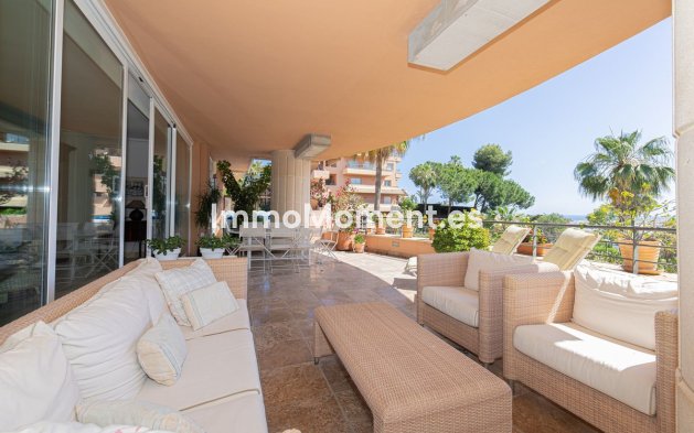 Resale - Apartment - Marbella - Nueva Andalucía