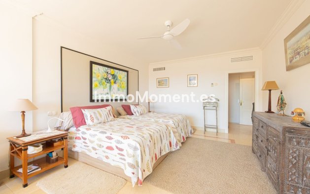 Resale - Apartment - Marbella - Nueva Andalucía