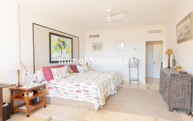 Resale - Apartment - Marbella - Nueva Andalucía