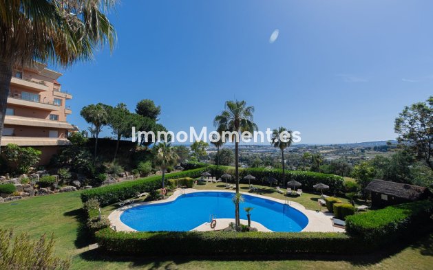 Resale - Apartment - Marbella - Nueva Andalucía