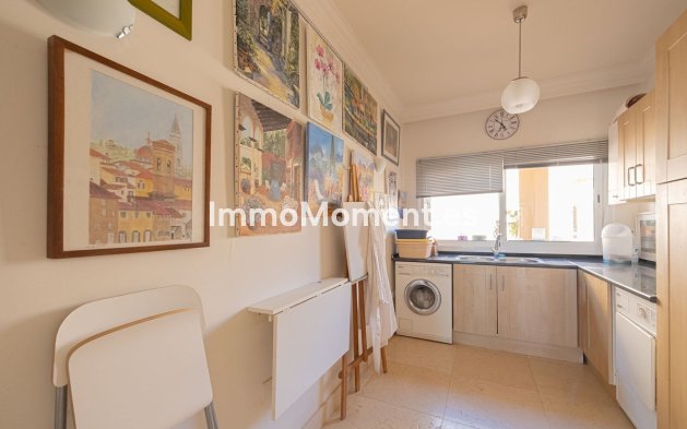 Resale - Apartment - Marbella - Nueva Andalucía