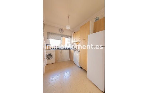Resale - Apartment - Marbella - Nueva Andalucía