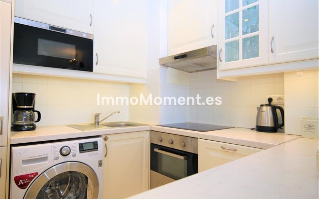 Resale - Apartment - Estepona - Estepona Centro