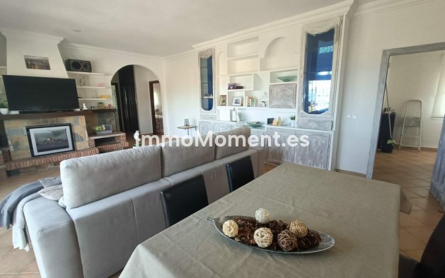 Resale - Detached villa - Estepona - Estepona Centro