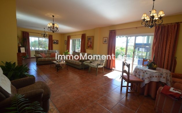 Resale - Detached villa - Benalmadena - Benalmadena Centro