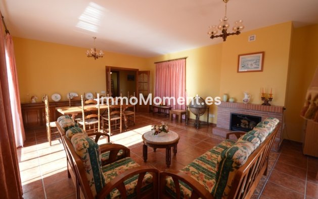 Resale - Detached villa - Benalmadena - Benalmadena Centro