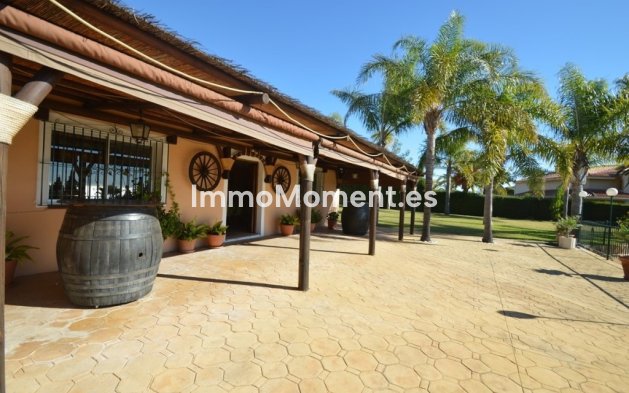 Resale - Detached villa - Benalmadena - Benalmadena Centro