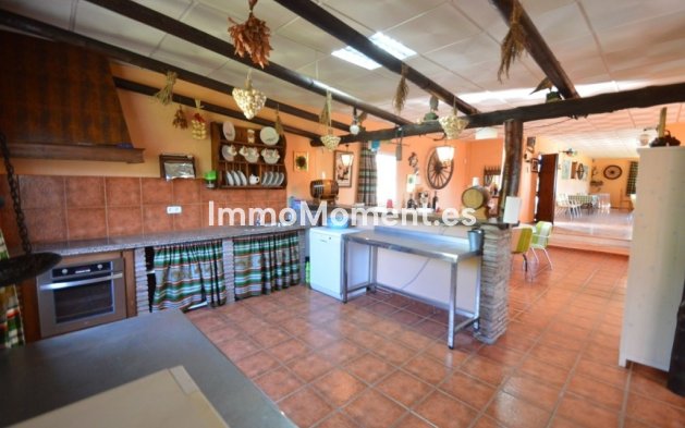 Resale - Detached villa - Benalmadena - Benalmadena Centro