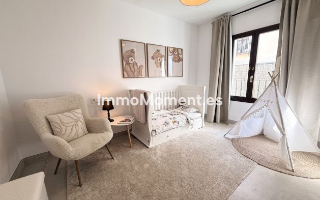 Resale - Townhouse - Estepona - Estepona Centro