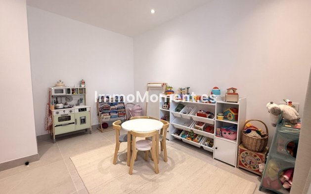 Resale - Townhouse - Estepona - Estepona Centro