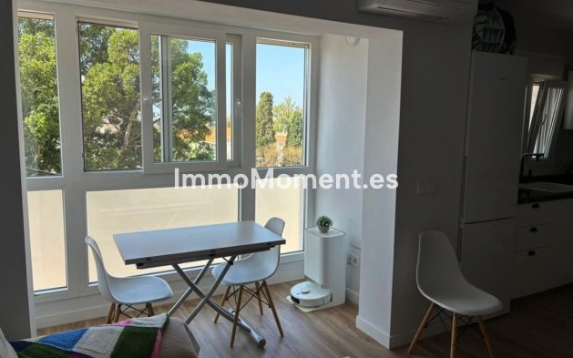 Resale - Apartment - Marbella - Nueva Andalucía