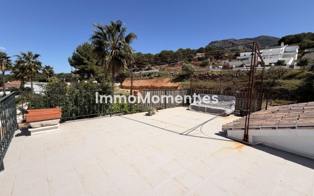 Resale - Detached villa - Inland  - Alhaurín el Grande Centro