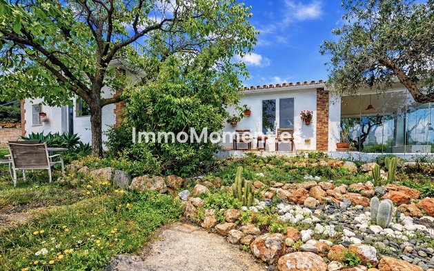 Resale - Detached villa - Inland  - Alhaurín el Grande Centro