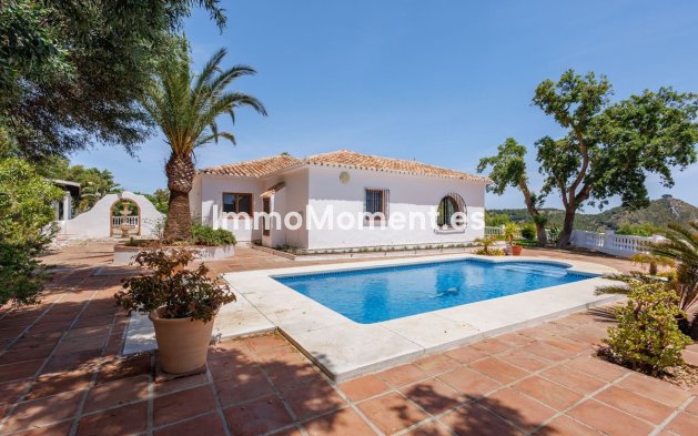 Resale - Detached villa - Inland  - Alhaurín el Grande Centro