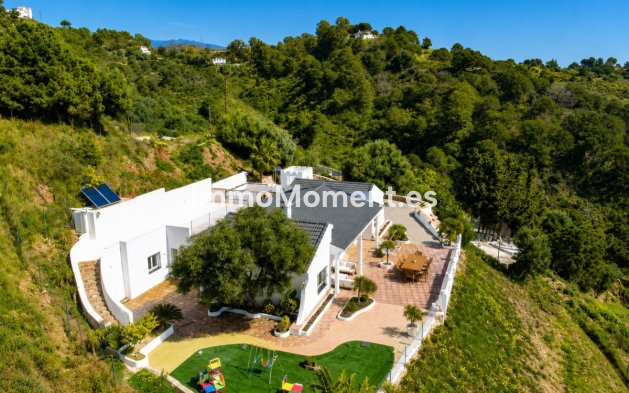 Resale - Country house - Estepona - Estepona Centro