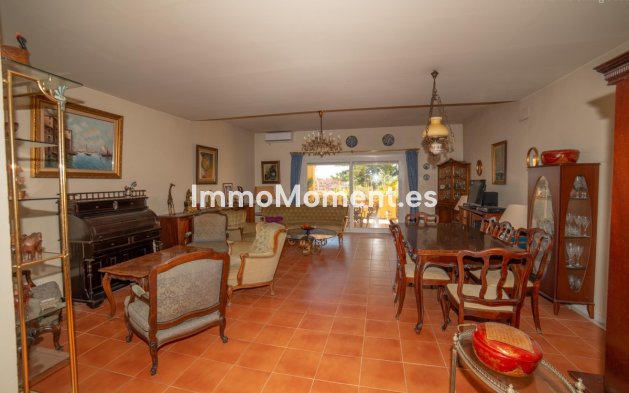 Resale - Townhouse - Estepona - Estepona Centro