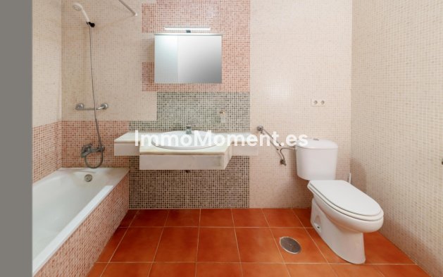 Resale - Townhouse - Estepona - Estepona Centro