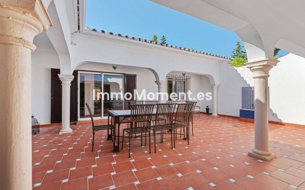 Resale - Detached villa - Estepona - Estepona Centro