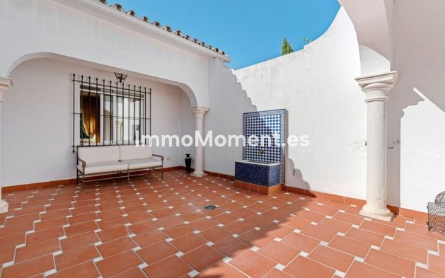 Resale - Detached villa - Estepona - Estepona Centro