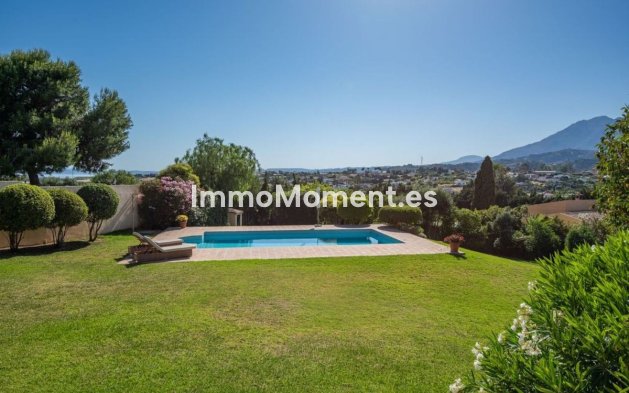 Resale - Detached villa - Estepona - Estepona Centro