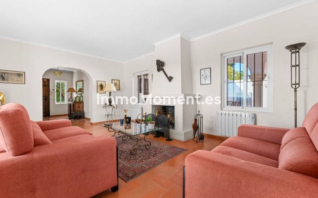 Resale - Detached villa - Estepona - Estepona Centro
