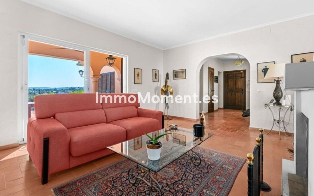 Resale - Detached villa - Estepona - Estepona Centro