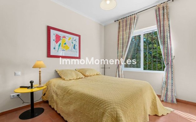 Resale - Detached villa - Estepona - Estepona Centro