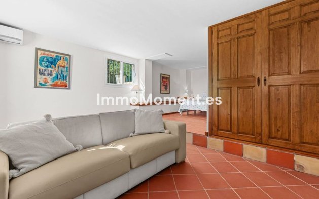 Resale - Detached villa - Estepona - Estepona Centro