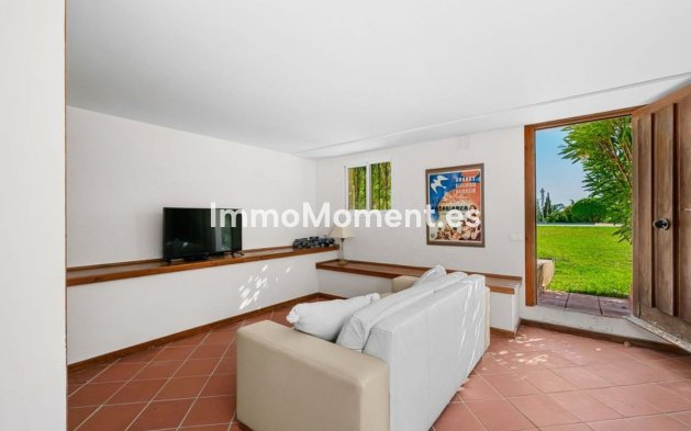 Resale - Detached villa - Estepona - Estepona Centro