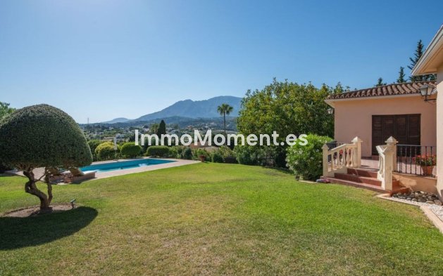 Resale - Detached villa - Estepona - Estepona Centro