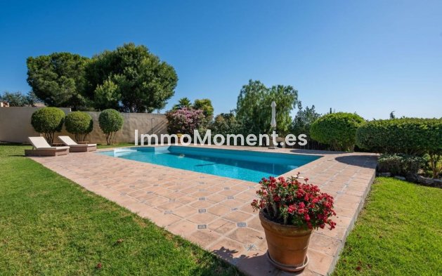 Resale - Detached villa - Estepona - Estepona Centro