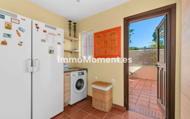 Resale - Detached villa - Estepona - Estepona Centro