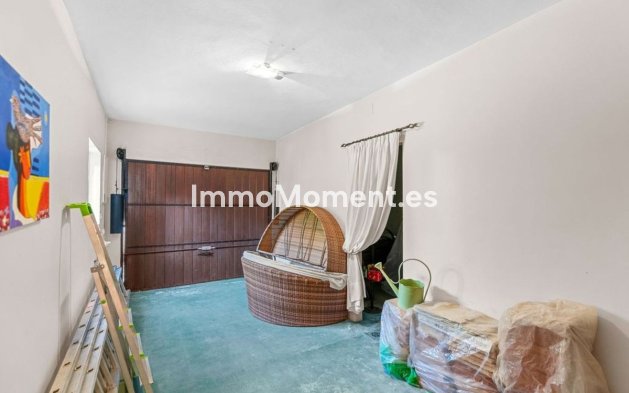 Resale - Detached villa - Estepona - Estepona Centro