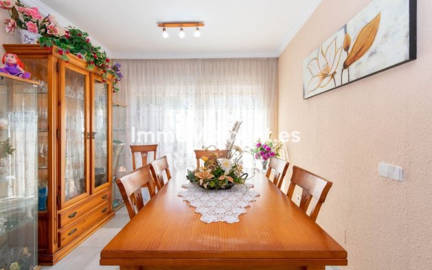 Resale - Townhouse - Estepona - Estepona Centro