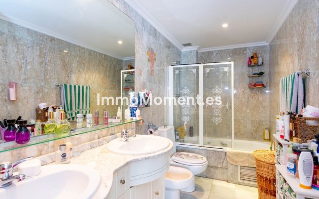 Resale - Townhouse - Estepona - Estepona Centro