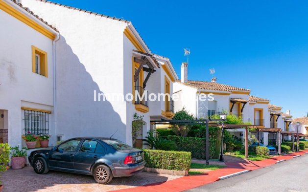 Resale - Townhouse - Estepona - Estepona Centro