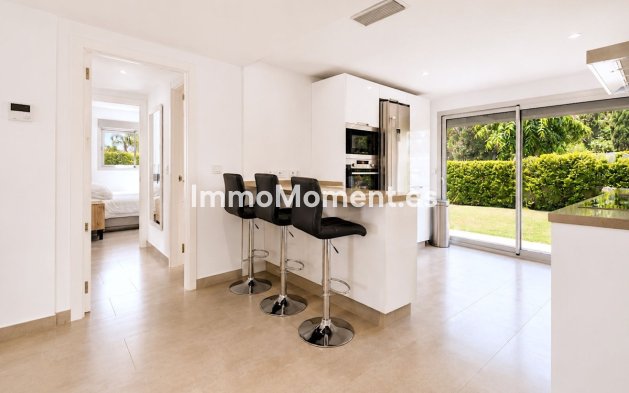 Resale - Apartment - Estepona - Atalaya