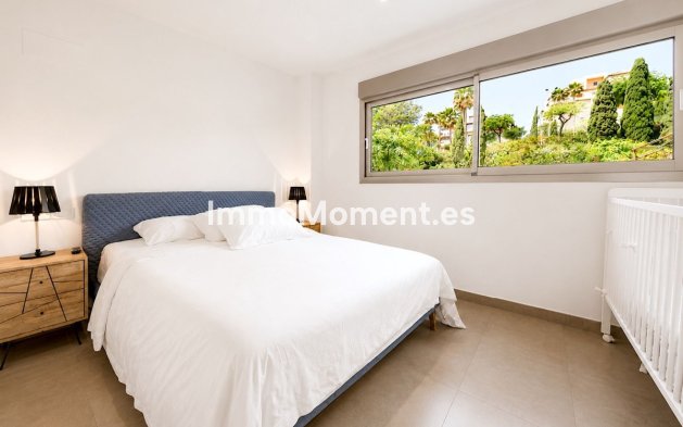 Resale - Apartment - Estepona - Atalaya