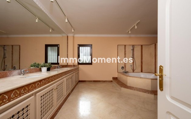 Resale - Detached villa - Inland  - Alhaurín el Grande Centro