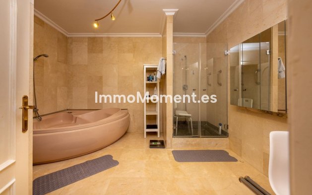 Resale - Detached villa - Inland  - Alhaurín el Grande Centro
