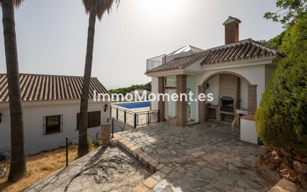 Resale - Detached villa - Inland  - Alhaurín el Grande Centro