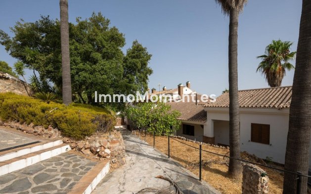Resale - Detached villa - Inland  - Alhaurín el Grande Centro