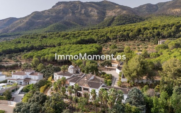 Resale - Detached villa - Inland  - Alhaurín el Grande Centro