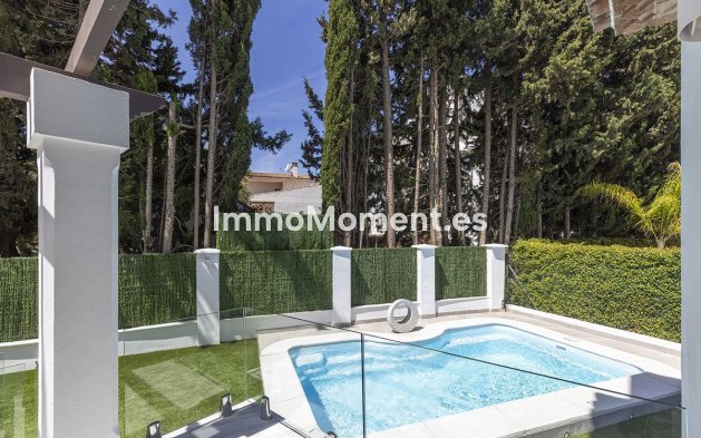Resale - Detached villa - Estepona - Estepona Centro