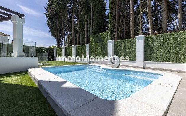 Resale - Detached villa - Estepona - Estepona Centro