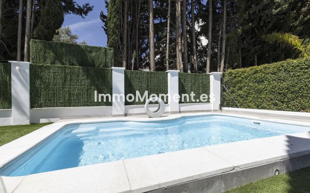 Resale - Detached villa - Estepona - Estepona Centro