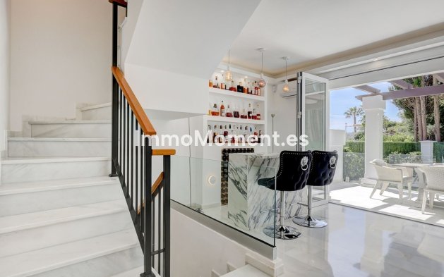 Resale - Detached villa - Estepona - Estepona Centro
