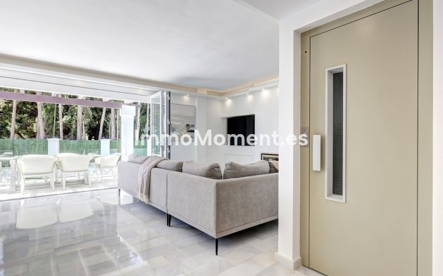 Resale - Detached villa - Estepona - Estepona Centro