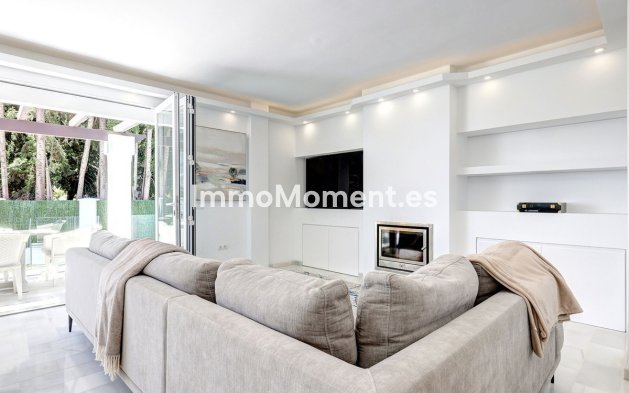 Resale - Detached villa - Estepona - Estepona Centro