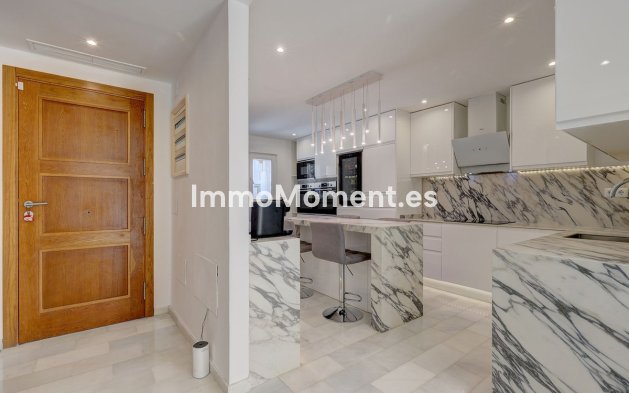 Resale - Detached villa - Estepona - Estepona Centro